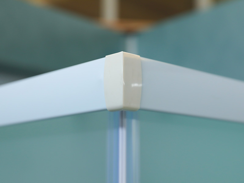 Vách tắm trượt SQ, Kính cường lực mờ có in, Profile nhôm trắng, Tay cầm hai lỗ, Có khay Vách tắm trượt SQ, Kính cường lực mờ có in, Profile nhôm trắng, Tay cầm hai lỗ, Có khay