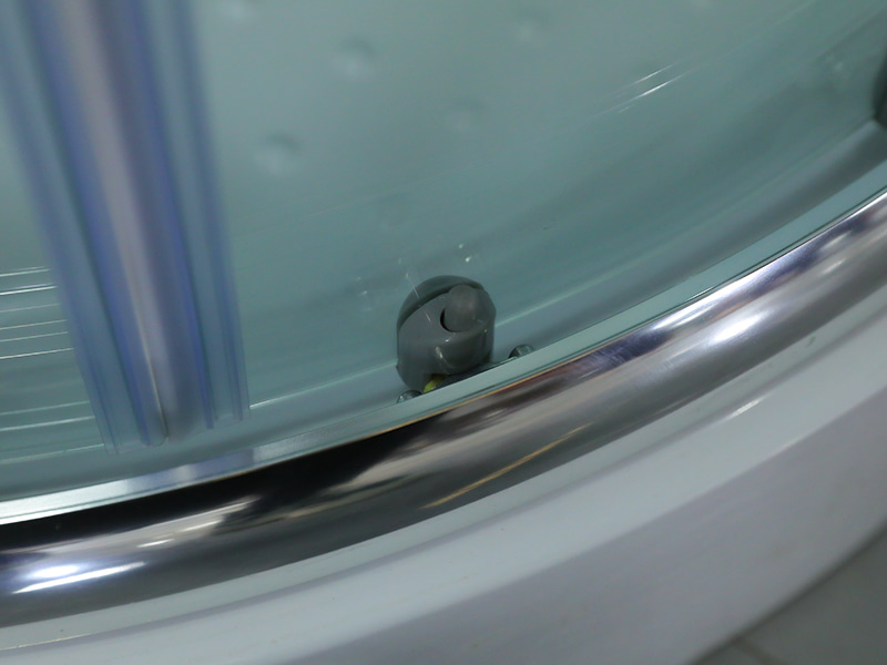 Vách tắm trượt SE, Kính cường lực trong suốt có in, Profile nhôm Chrome, Tay cầm hai lỗ, Có khay Vách tắm trượt SE, Kính cường lực trong suốt có in, Profile nhôm Chrome, Tay cầm hai lỗ, Có khay