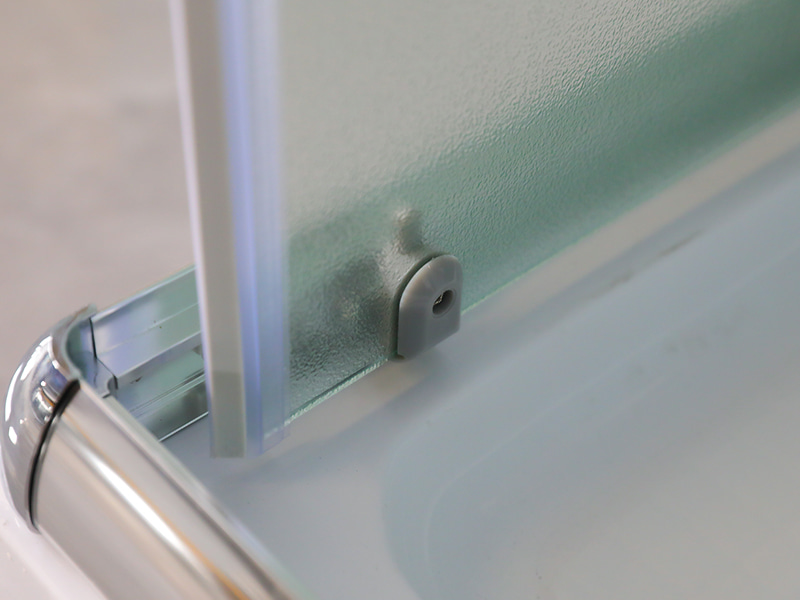 Vách tắm trượt RE, Kính cường lực mờ, Nhôm Chrome, Tay cầm hai lỗ, Có khay Vách tắm trượt RE, Kính cường lực mờ, Nhôm Chrome, Tay cầm hai lỗ, Có khay