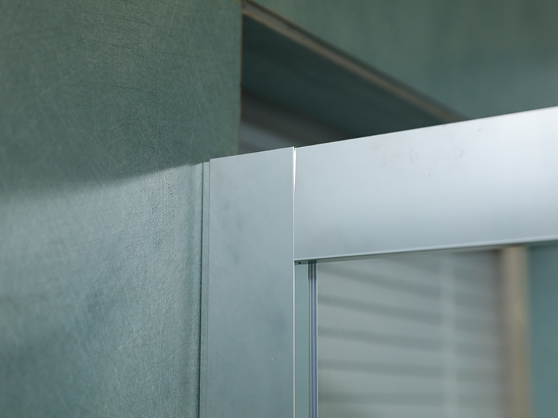 RE Vách tắm trượt, Kính cường lực trong suốt, Nhôm Chrome, Tay cầm hai lỗ, Có khay RE Vách tắm trượt, Kính cường lực trong suốt, Nhôm Chrome, Tay cầm hai lỗ, Có khay